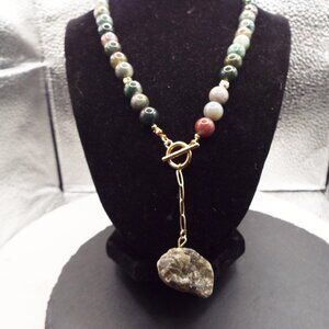 ASSORTED COLORS OF NEPHRITE JADE 12.7 MM BALLS W/ DANGLT AGATE STONE NECKLACE 18